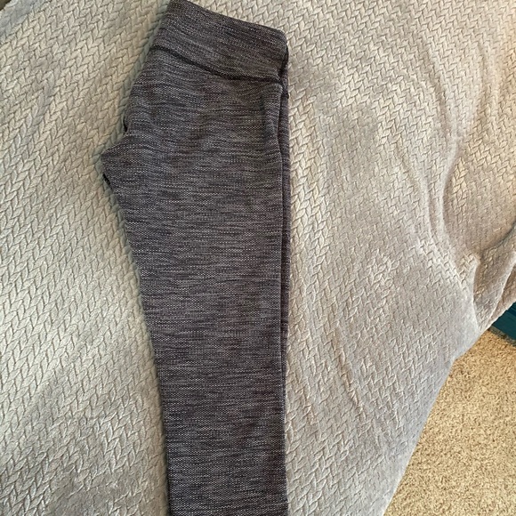 Lululemon cropped leggings - Picture 3 of 8
